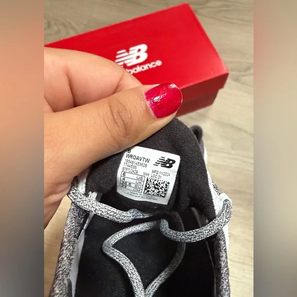 New Balance White and Gray Women's Shoes - Picture 9 of 9